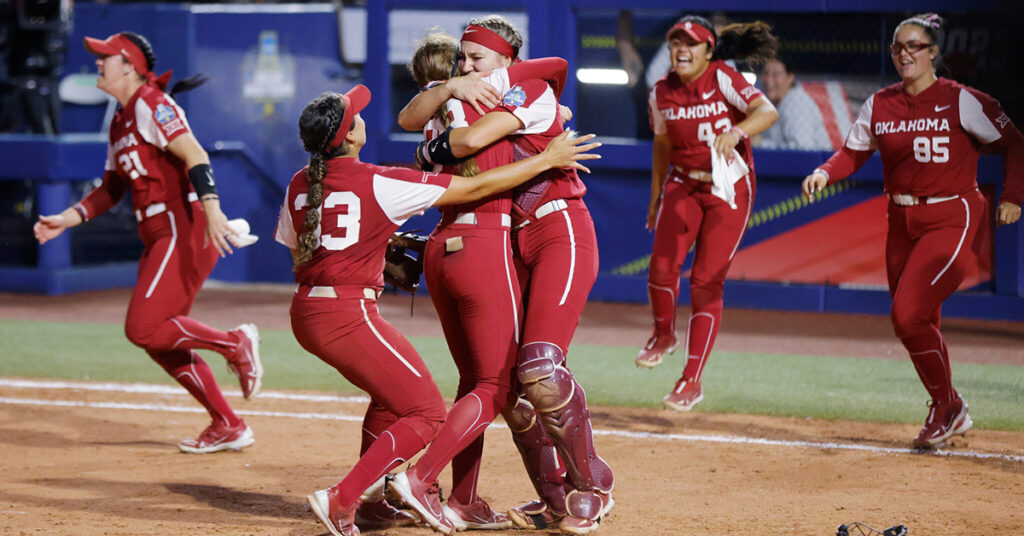 4th Straight Wcws Crown Oklahoma Sooners Reign Supreme In Softball Royalty